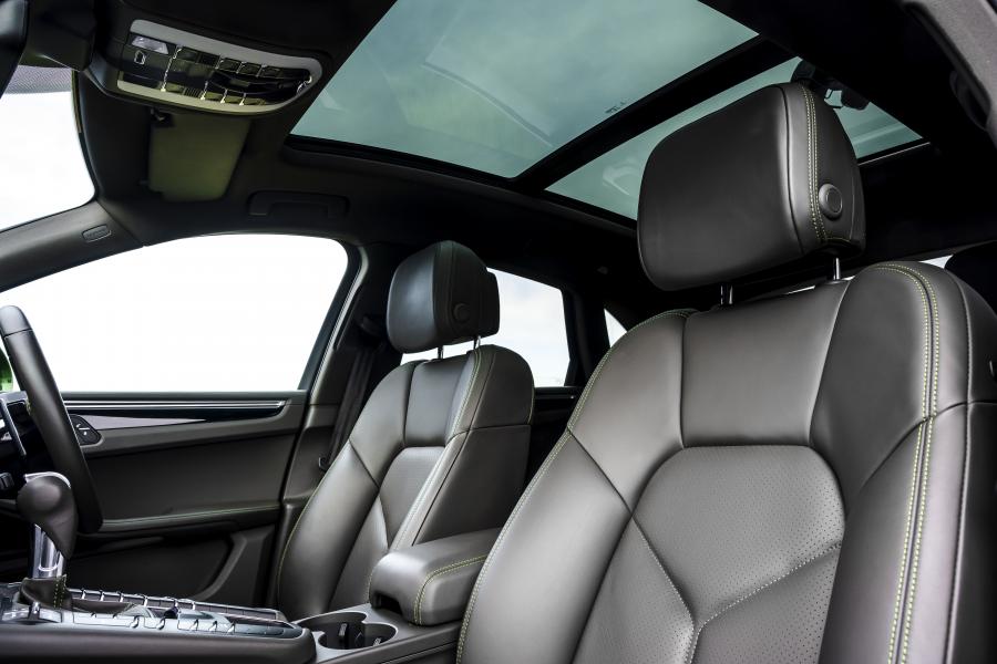 Интерьер Porsche Macan S (95B) 2018 года  (UK) (фото 10 из 34)